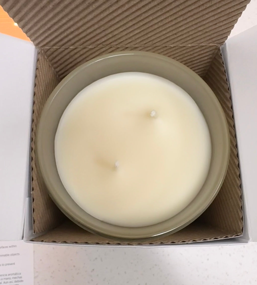 Scentsy Petals & Peaches Candle $40 USD